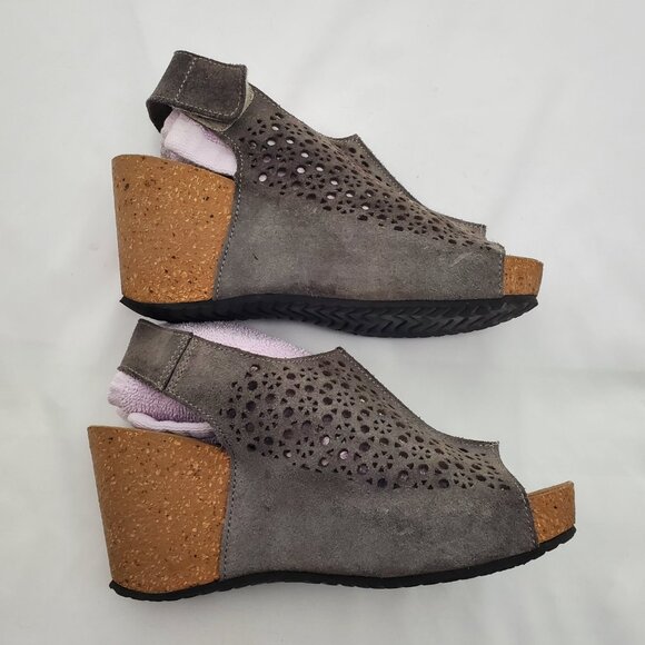 A. GIANNETTI Italian Laser-Cut Cork Wedge Sandals - Picture 4 of 8